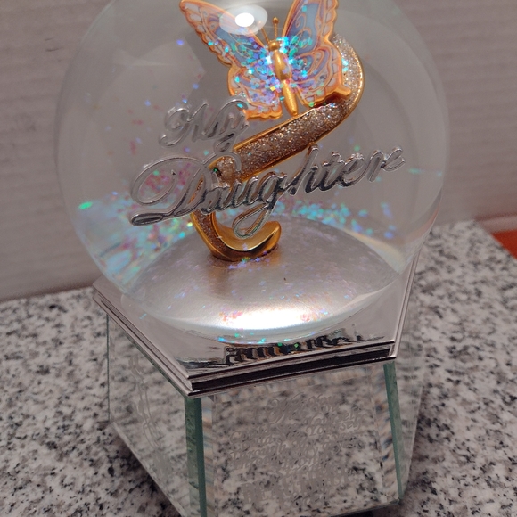 Mirrored Musical Glitter Globe For Daughter - Picture 8 of 15